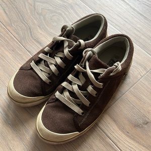 HUGE MOVING SALE!! Teva Suede Sneakers Chocolate brown size 7